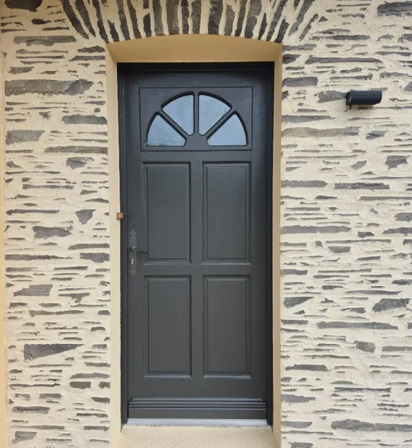 Réalisations d’enduit imitation pierre avec EB PIERRE